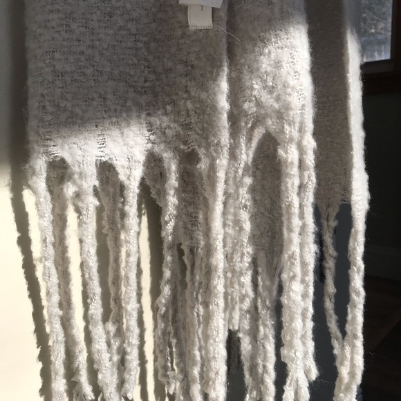 Scarf - Picture 4 of 4